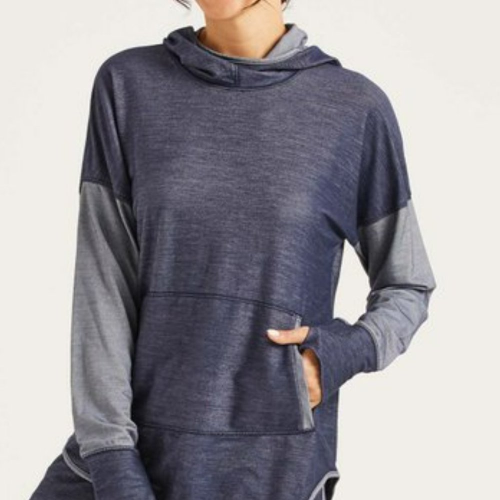 Simple by Suzanne Betro Denim Blue Contrast-Sleeve Hoodie - Size: 3X - NWOT